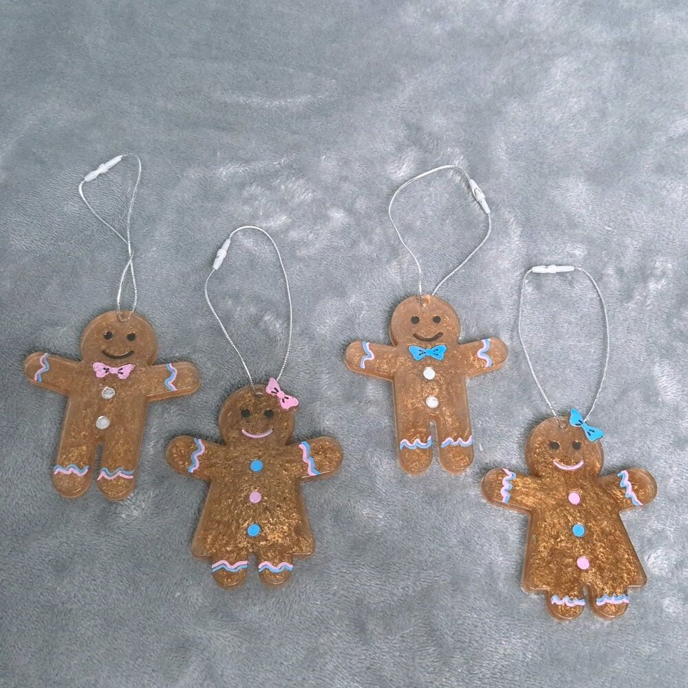 Handmade Resin Gingerbread Ornaments Set Of 4 Bow & Button Details Hand Painted